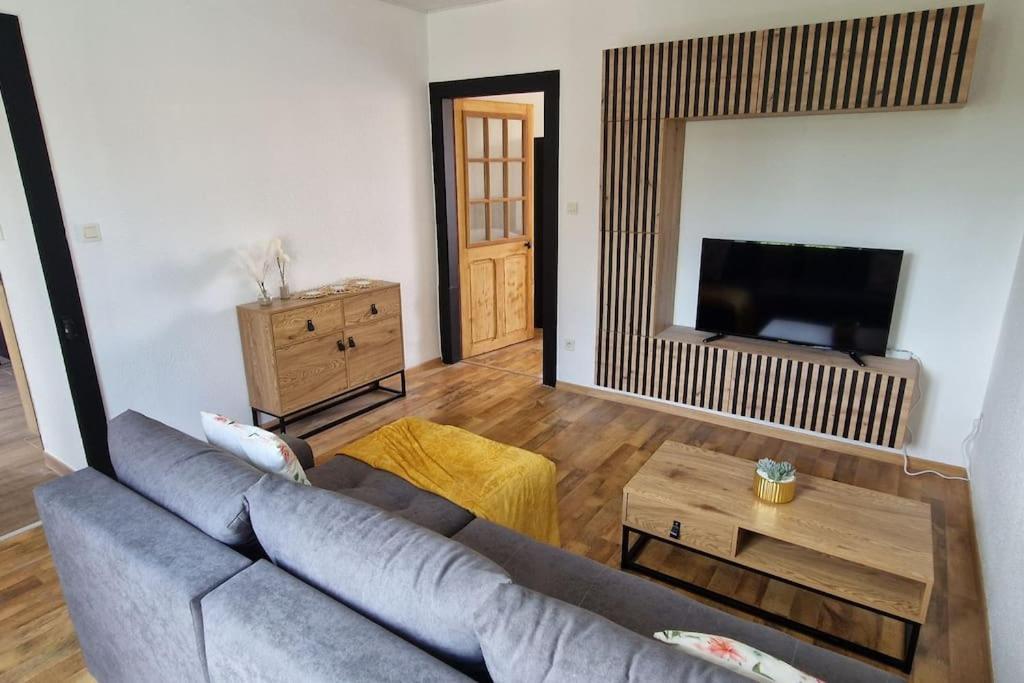 Le Petit Colin Rdc Apartment ปงตาร์ลีเย ภายนอก รูปภาพ