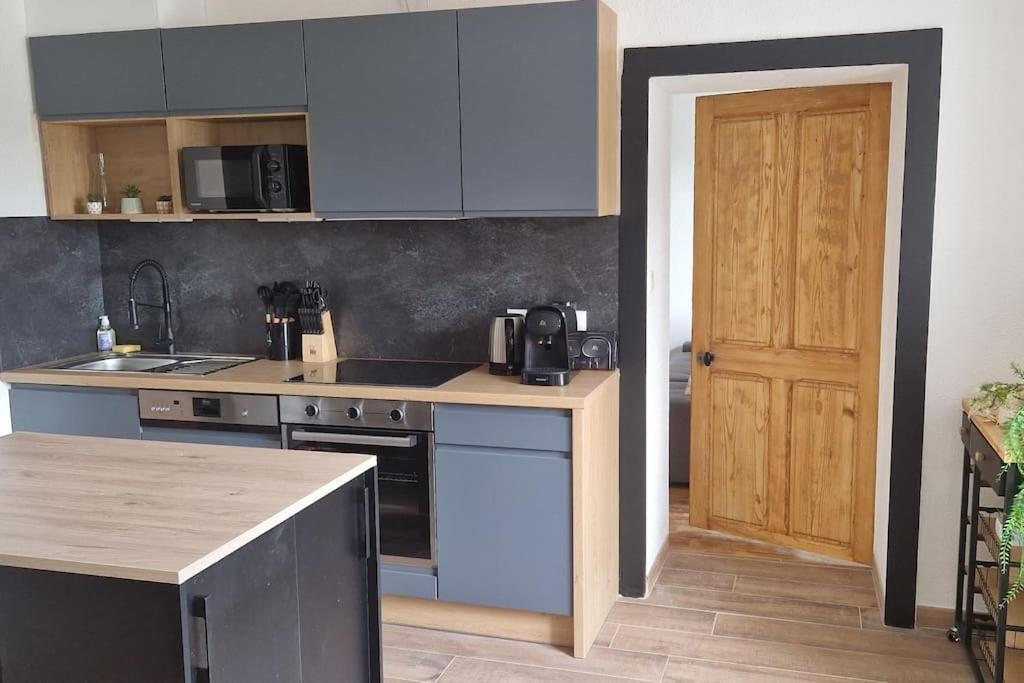 Le Petit Colin Rdc Apartment ปงตาร์ลีเย ภายนอก รูปภาพ